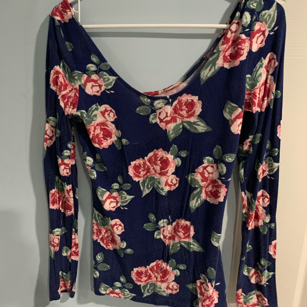 Medium floral top